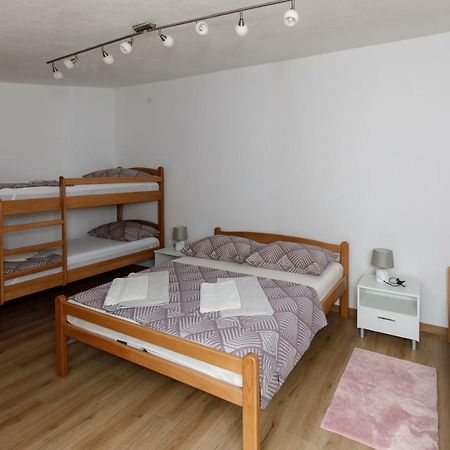 Prenociste Kastel Hotel Knin Kültér fotó