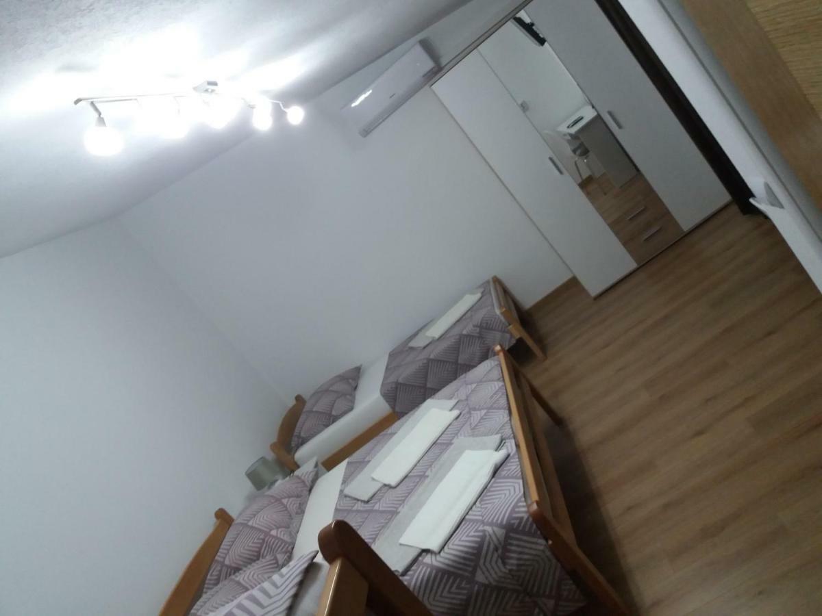Prenociste Kastel Hotel Knin Kültér fotó