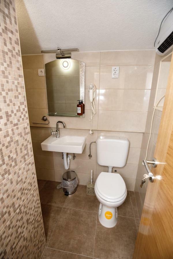 Prenociste Kastel Hotel Knin Kültér fotó